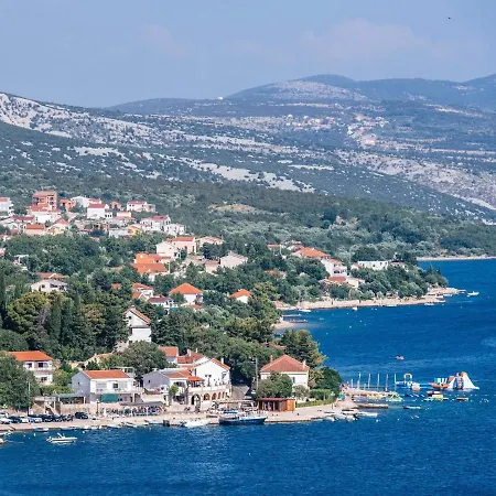 Beautiful With Private Pool, Garden With Relax Area, Taverne * Maslenica