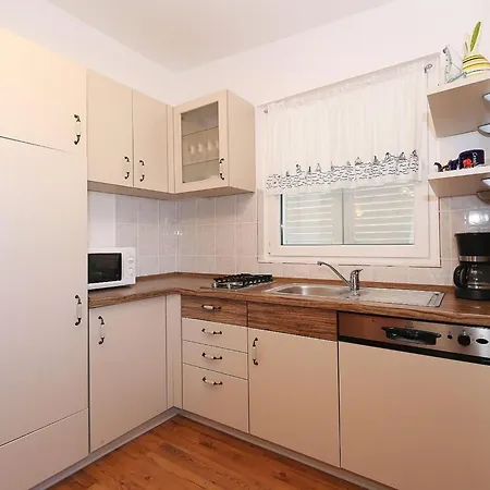 Beautiful With Private Pool, Garden With Relax Area, Taverne Casa de Férias *