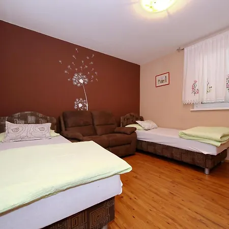 Beautiful With Private Pool, Garden With Relax Area, Taverne Maslenica