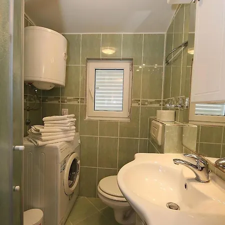 Beautiful With Private Pool, Garden With Relax Area, Taverne *