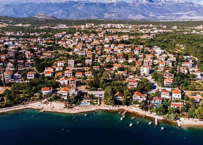 With Sea Views & Pool Дом отдыха Масленица