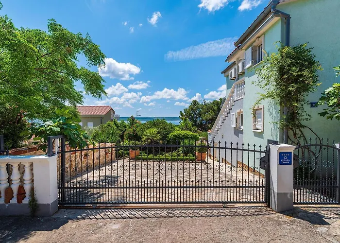 With Sea Views & Pool *