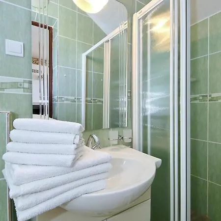 بيت للعطل With Sea Views & Pool *