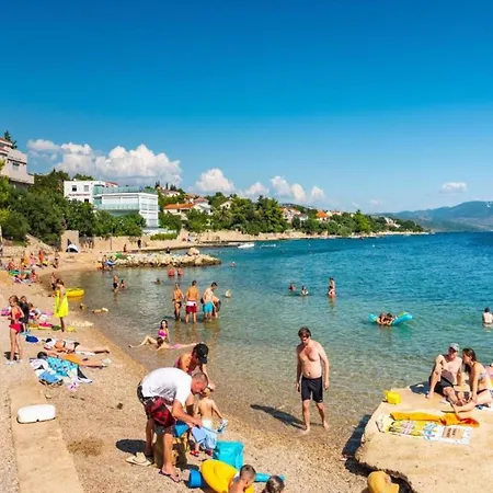 Beautiful With Private Pool, Garden With Relax Area, Taverne