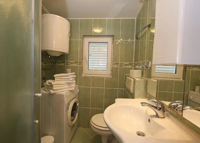 With Sea Views & Pool *
