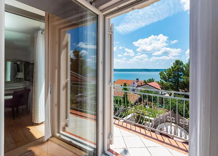 With Sea Views & Pool Дом отдыха Масленица